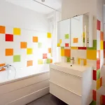 Large Two Bedroom Family App - Free Parking Apartament