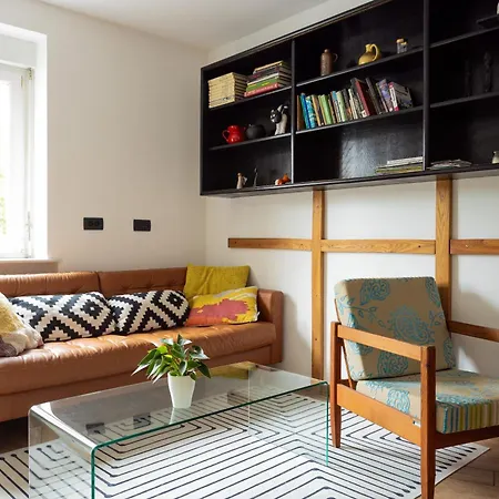 Large Two Bedroom Family App - Free Parking *