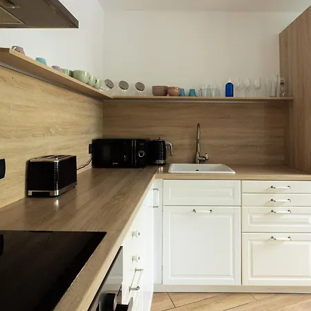 Large Two Bedroom Family App - Free Parking * Laibach