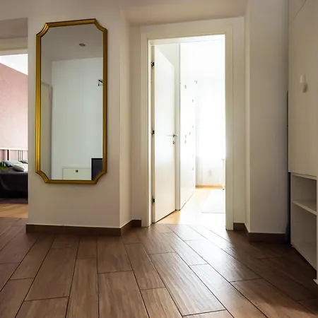 Large Two Bedroom Family App - Free Parking Apartment