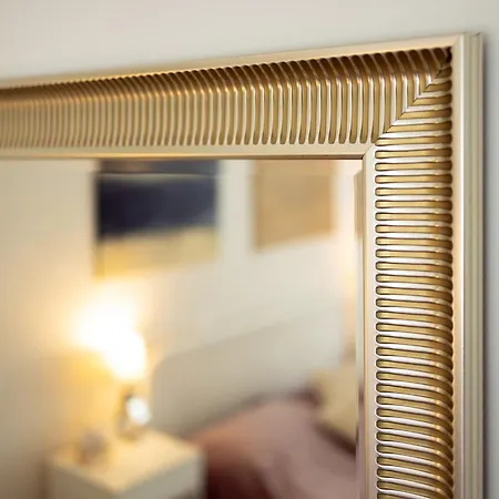 Apartment Large Two Bedroom Family App - Free Parking *