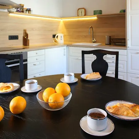 Appartement Large Two Bedroom Family App - Free Parking *