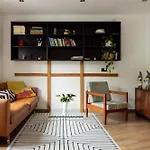 דירה Large Two Bedroom Family App - Free Parking *