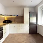 Daire Large Two Bedroom Family App - Free Parking