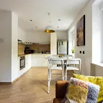 Large Two Bedroom Family App - Free Parking Daire Ljubljana