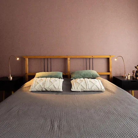 Large Two Bedroom Family App - Free Parking Apartman *