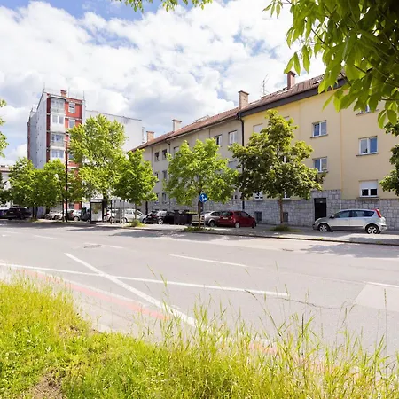 Large Two Bedroom Family App - Free Parking * Ljubljana