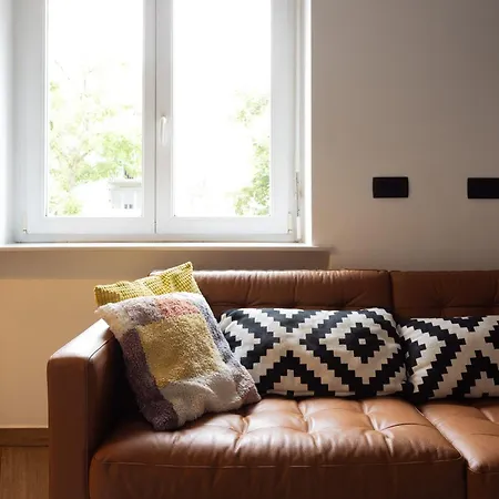 Apartman Large Two Bedroom Family App - Free Parking *