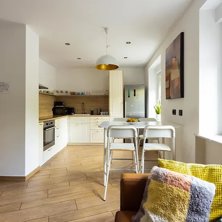 Large Two Bedroom Family App - Free Parking Apartman Ljubljana