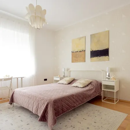 Apartment Large Two Bedroom Family App - Free Parking