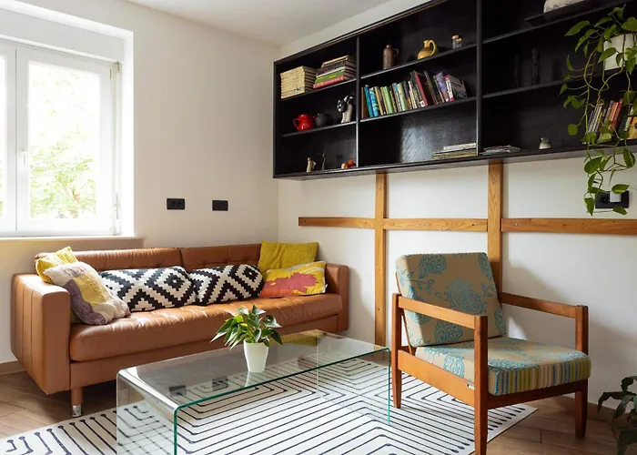 Large Two Bedroom Family App - Free Parking *