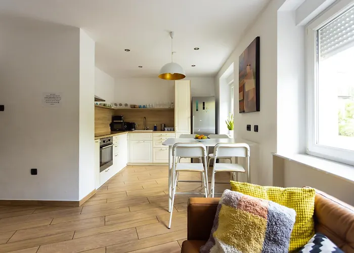 Large Two Bedroom Family App - Free Parking Apartament Lublana