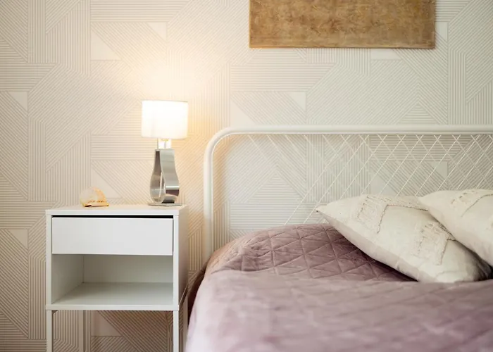 Apartment Large Two Bedroom Family App - Free Parking