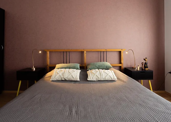 Large Two Bedroom Family App - Free Parking Διαμέρισμα *