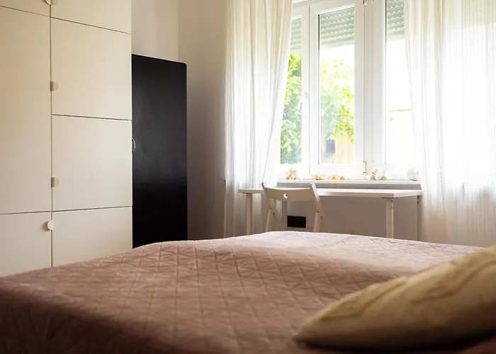 Διαμέρισμα Large Two Bedroom Family App - Free Parking *